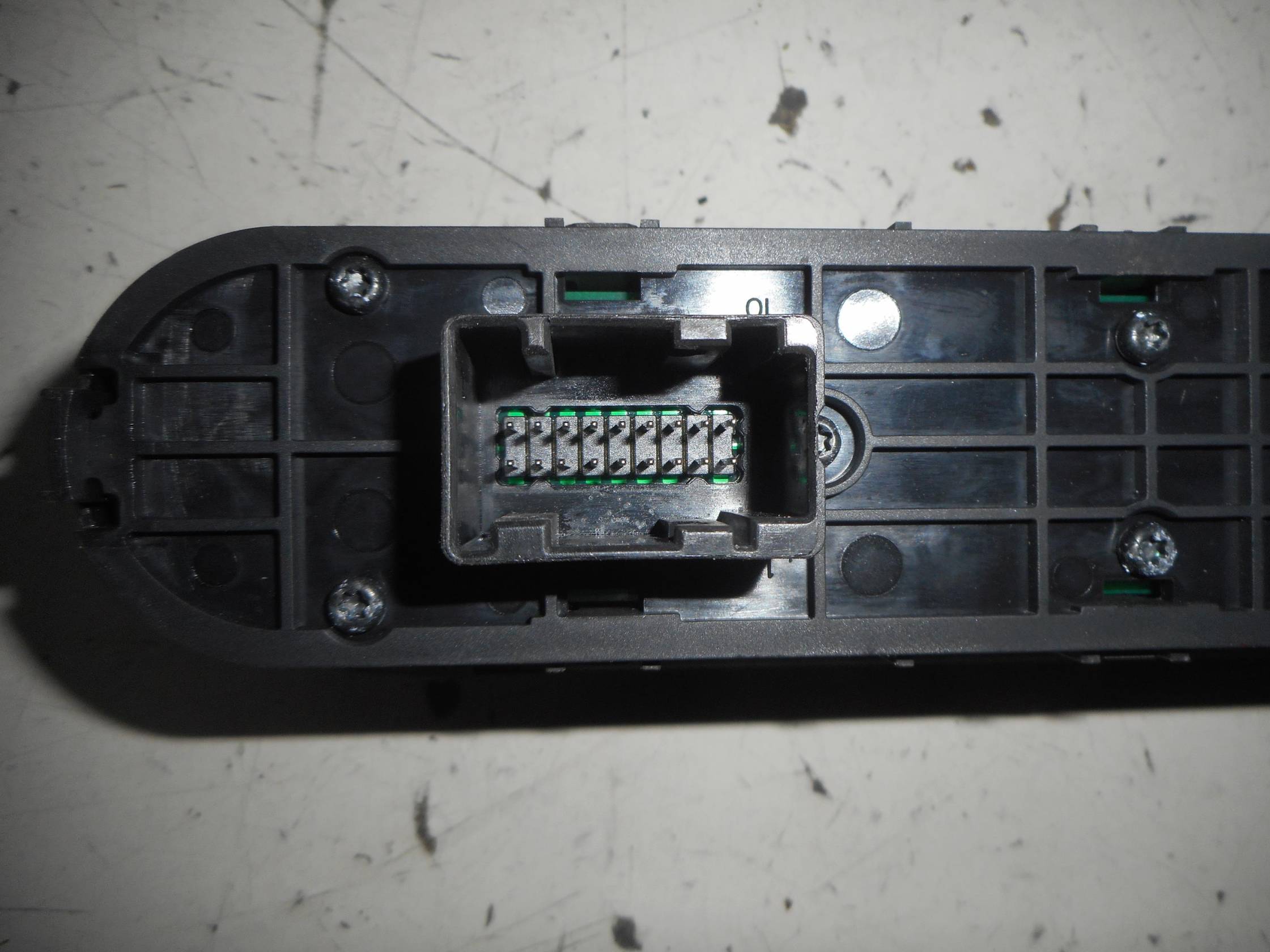 Interruttore alzacristalli porta ant.